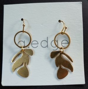 Brass leaf earrings NEW